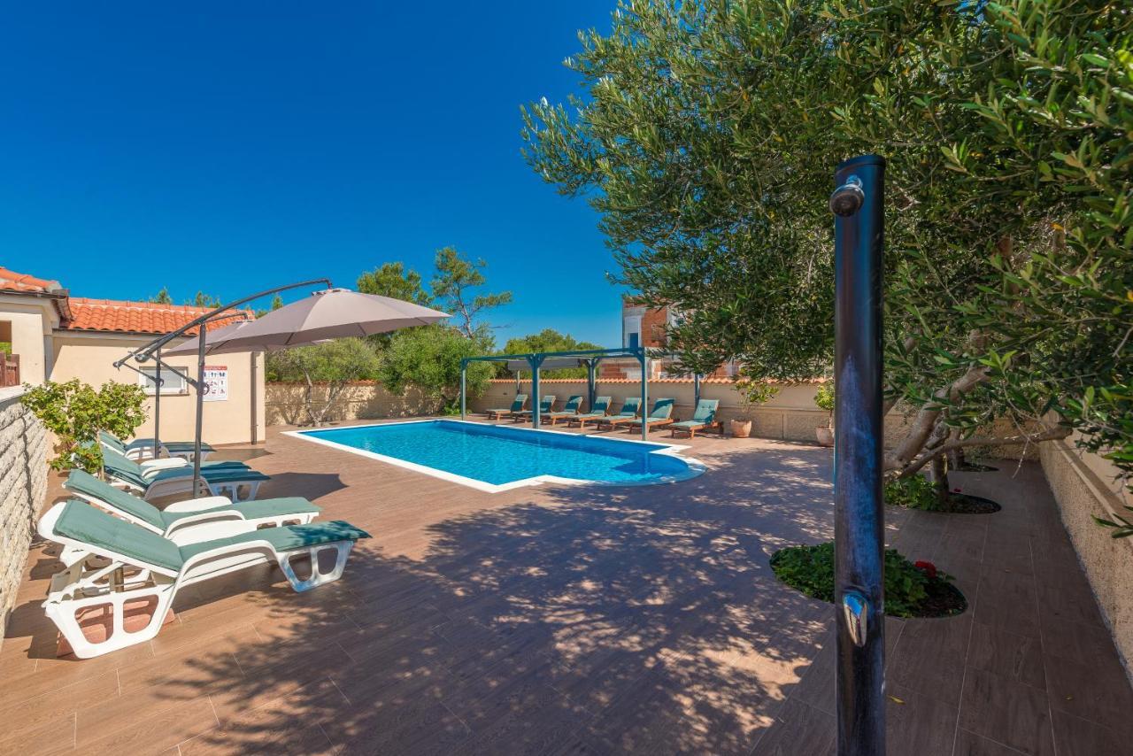 Villa Mare Apartments Vir Dış mekan fotoğraf